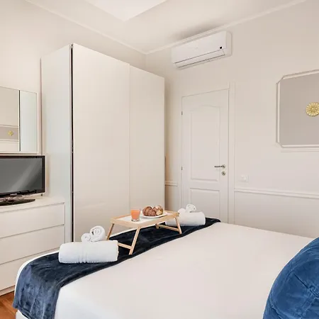 Golden Luxe - Seafront Terrace Next To The Appartement