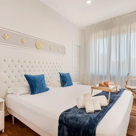 Golden Luxe - Seafront Terrace Next To The